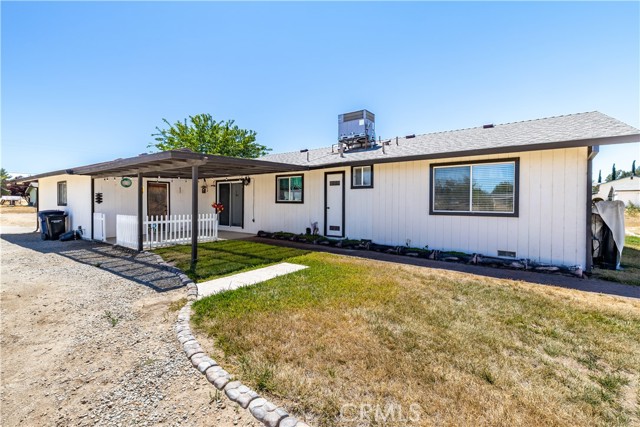 5095 Whispering Oak Way, Paso Robles CA: https://media.crmls.org/medias/295cf624-41d5-40b2-8585-9c7ed7d65c8a.jpg