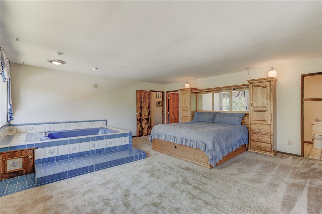 Detail Gallery Image 42 of 73 For 9809 N. Old Stage Road, Weed,  CA 96094 - 4 Beds | 3/1 Baths