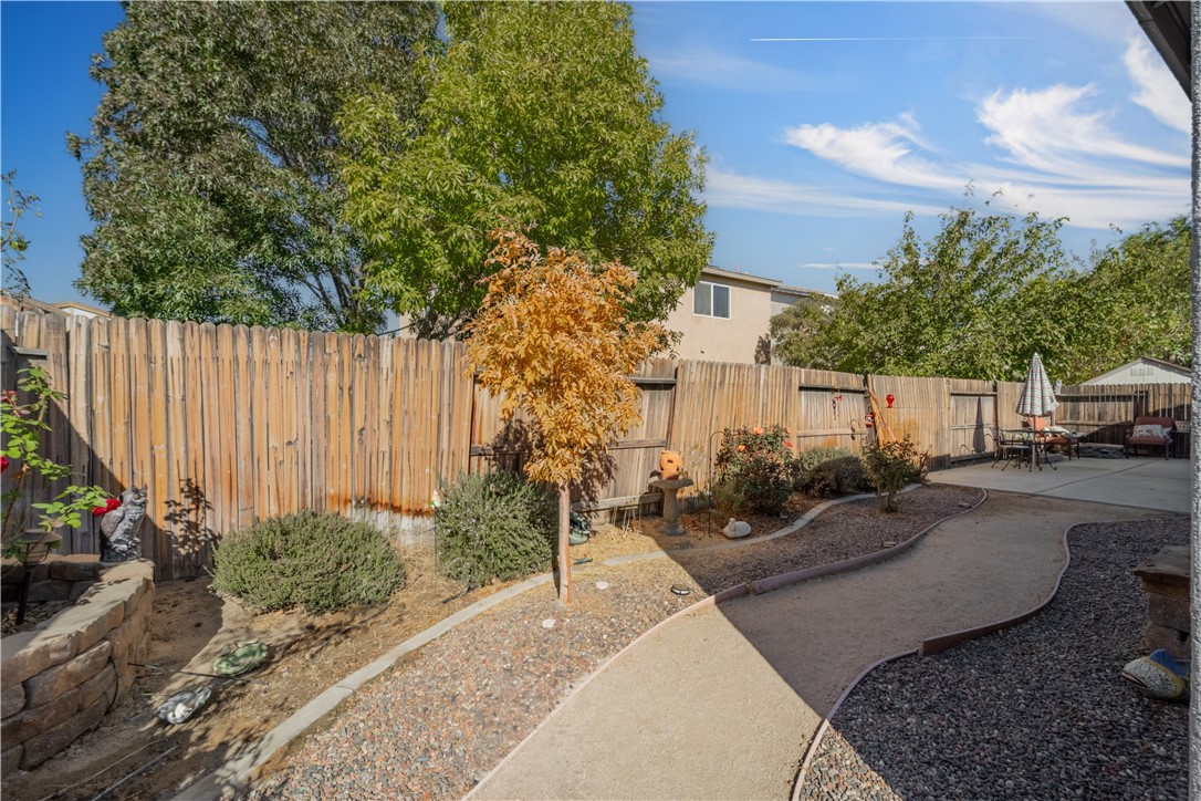 Detail Gallery Image 31 of 44 For 3085 Summer Breeze, Rosamond,  CA 93560 - 4 Beds | 2 Baths