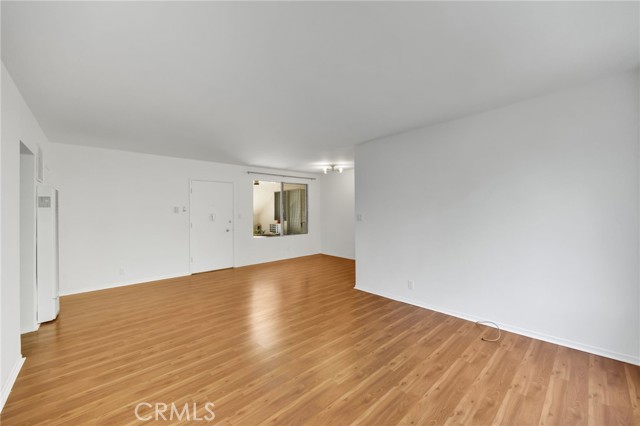 1234 N Laurel Avenue, West Hollywood CA: https://media.crmls.org/medias/295d239b-d5f0-4985-80f0-d4670c7b2b39.jpg