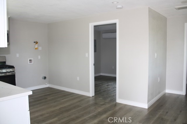 15816 Septo, North Hills CA: https://media.crmls.org/medias/295db6cd-8d20-4665-b9a8-4682dd77d2c7.jpg