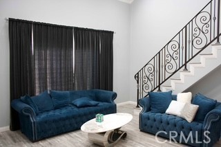 Detail Gallery Image 2 of 13 For 1701 Scott Rd #205,  Burbank,  CA 91504 - 2 Beds | 3 Baths