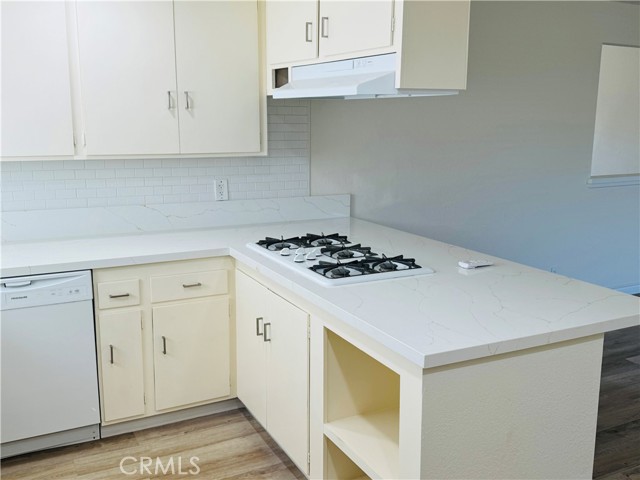 Detail Gallery Image 9 of 27 For 2105 E Petunia, Glendora,  CA 91740 - 3 Beds | 2 Baths