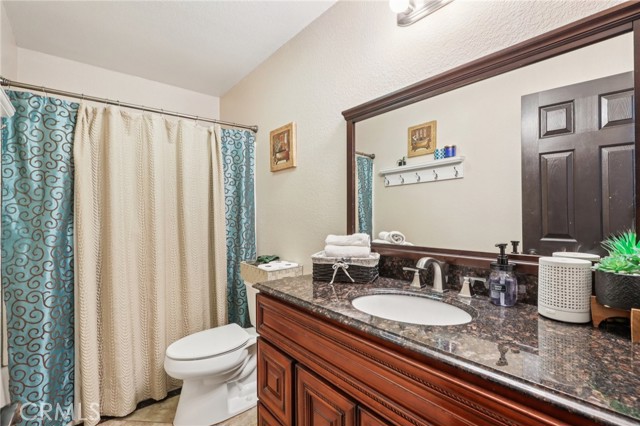 6691 Lindbergh Avenue, Fontana CA: https://media.crmls.org/medias/295eb947-e0f1-4ea8-bb7c-a7b51aae3b65.jpg