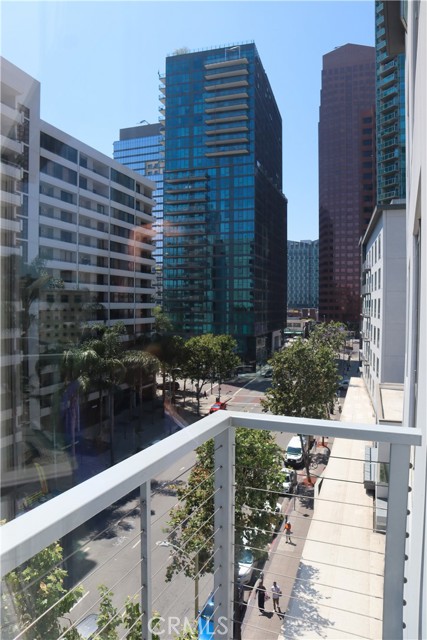 645 W 9th Street, Los Angeles CA: https://media.crmls.org/medias/295ecb33-2de9-4122-9653-11e8e4f96e26.jpg