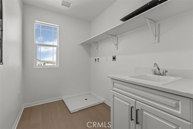 Detail Gallery Image 11 of 16 For 12793 Fuji Cir, Corona,  CA 92883 - 4 Beds | 3 Baths