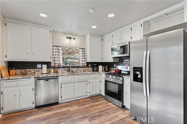 Detail Gallery Image 16 of 49 For 27847 St Bernard Ln, Lake Arrowhead,  CA 92352 - 3 Beds | 3 Baths