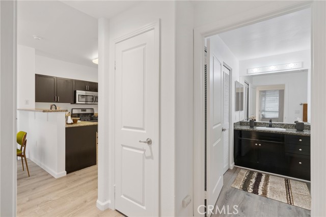 100 S Alameda Street, Los Angeles CA: https://media.crmls.org/medias/295f0aaa-3d41-403f-af22-2e43c7270ec7.jpg