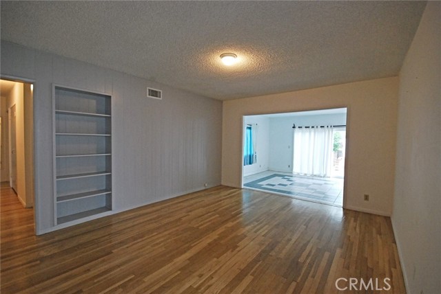 Detail Gallery Image 9 of 25 For 18706 Plummer St, Northridge,  CA 91324 - 3 Beds | 2 Baths