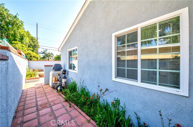 Detail Gallery Image 12 of 12 For 1919 W Valencia Dr, Fullerton,  CA 92833 - 3 Beds | 2 Baths