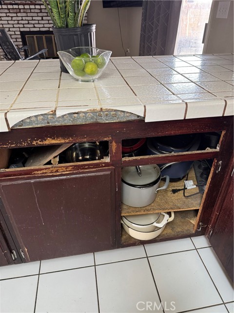 Detail Gallery Image 5 of 13 For 823 E Avenue J9, Lancaster,  CA 93535 - 4 Beds | 3 Baths