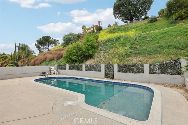 740 Great Bend Drive, Diamond Bar CA: https://media.crmls.org/medias/295fa3ad-fa36-44c7-96cc-d6583ded1e62.jpg