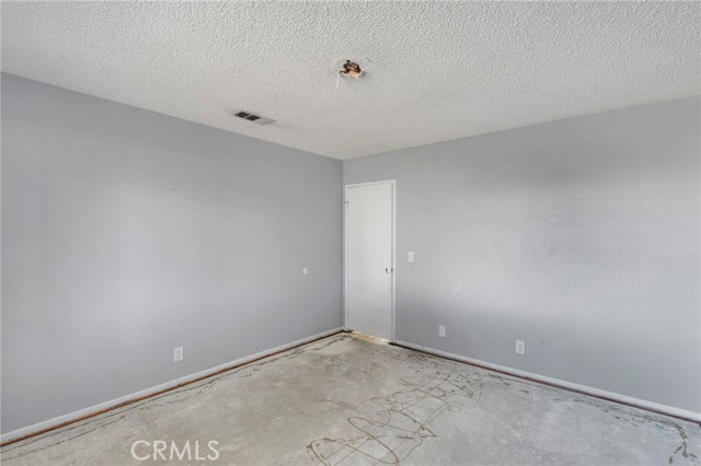 Detail Gallery Image 18 of 22 For 15807 Sitting Bull, Victorville,  CA 92395 - 3 Beds | 2 Baths