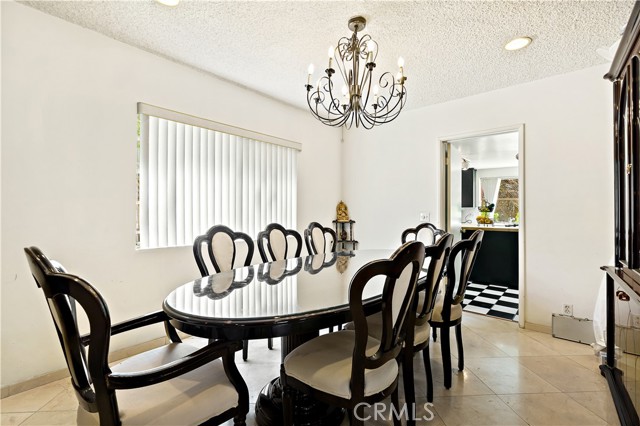 1438 Hillside Drive, Glendale CA: https://media.crmls.org/medias/295fcc48-0b8b-46ad-b6f7-76c656790bdc.jpg