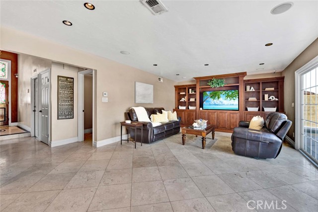 Detail Gallery Image 23 of 66 For 148 S Carousel St, Anaheim,  CA 92806 - 4 Beds | 2/1 Baths