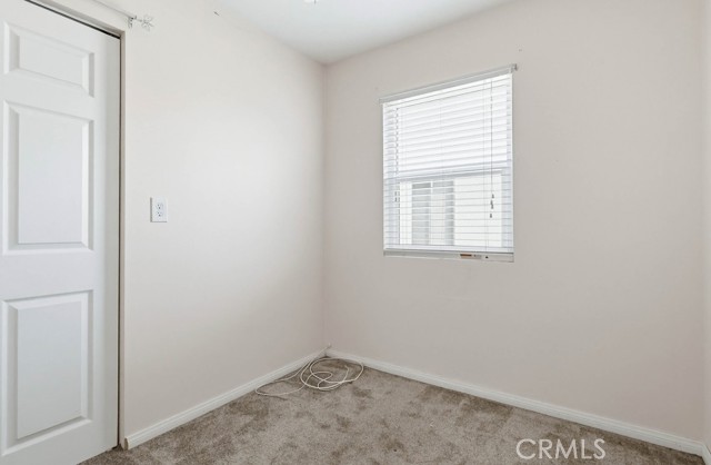 Image 43 of 75 For 5812 Graywood