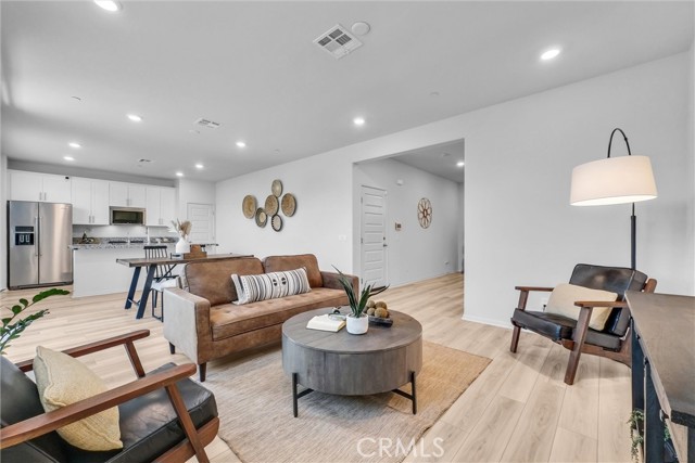 Detail Gallery Image 6 of 45 For 683 E Joseph Privado, Ontario,  CA 91761 - 3 Beds | 2/1 Baths