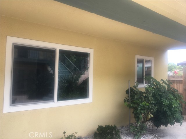 611 S Orange Avenue, Santa Ana CA: https://media.crmls.org/medias/296125d0-8092-42b3-85f1-5e9394c63365.jpg