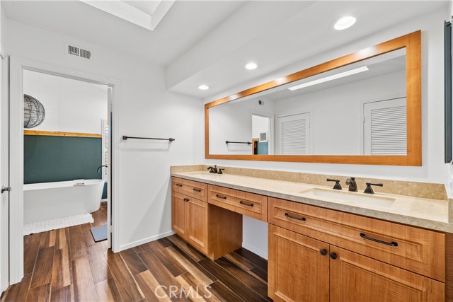 Detail Gallery Image 32 of 47 For 25842 Vaquero Ct, Valencia,  CA 91355 - 4 Beds | 3 Baths