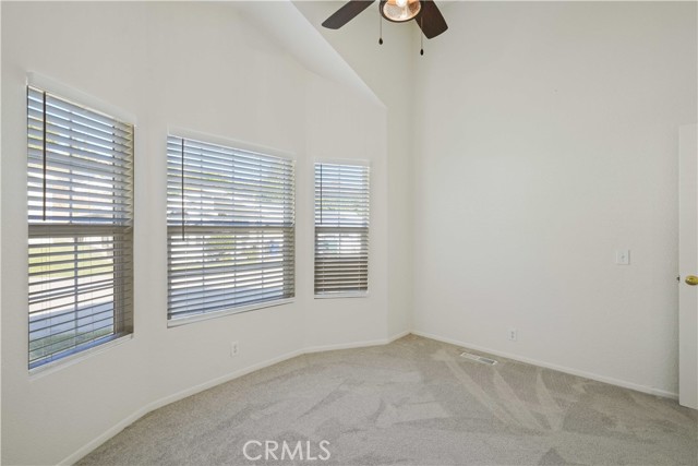 Detail Gallery Image 16 of 35 For 20240 Shadow Island Dr, Canyon Country,  CA 91351 - 3 Beds | 2 Baths