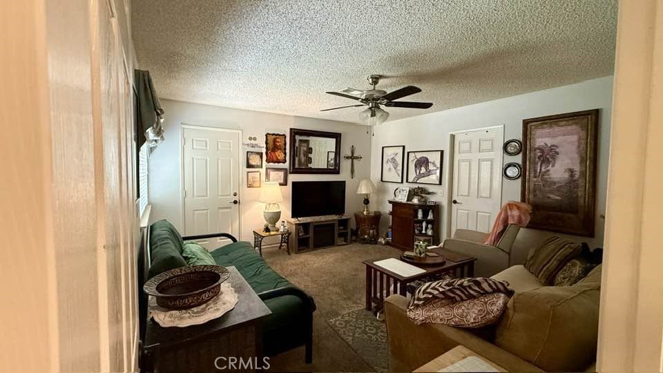 https://media.crmls.org/medias/29633682-b808-4b93-9796-1e7d41a27d9a.jpg?preset=X-Large