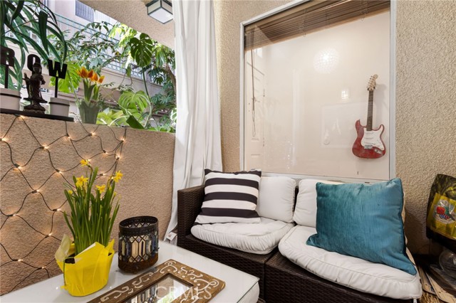 Detail Gallery Image 19 of 66 For 10626 Valley Spring #103,  Toluca Lake,  CA 91602 - 2 Beds | 2 Baths