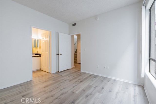 Detail Gallery Image 11 of 27 For 1242 S Holt Ave #104,  Los Angeles,  CA 90035 - 2 Beds | 2/1 Baths