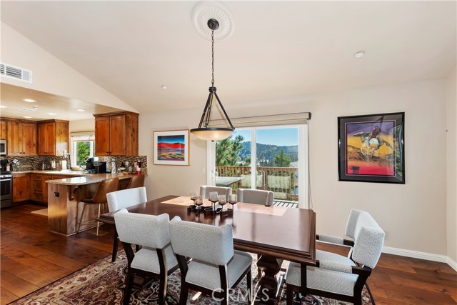 Detail Gallery Image 11 of 49 For 26660 Merced Ln, Lake Arrowhead,  CA 92352 - 3 Beds | 2/1 Baths