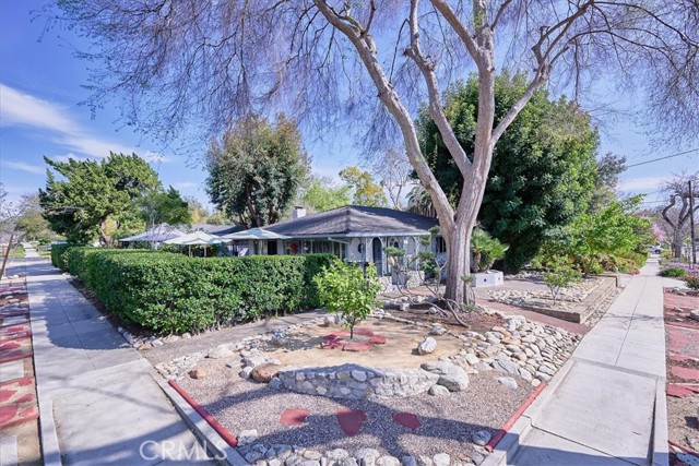 380 8th Street, Claremont, California 91711, 5 Bedrooms Bedrooms, ,2 BathroomsBathrooms,Single Family Residence,For Sale,8th,CV24073445