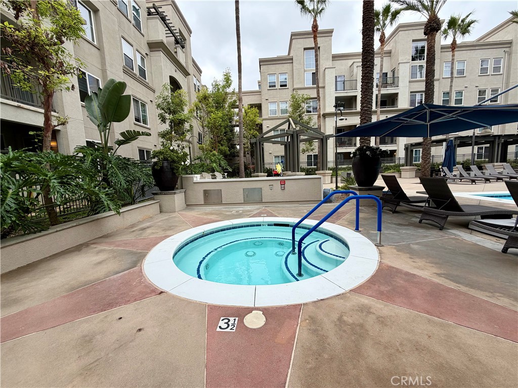 https://media.crmls.org/medias/296681fb-0aa1-4e4e-8f8a-f4624300627b.jpg?preset=X-Large