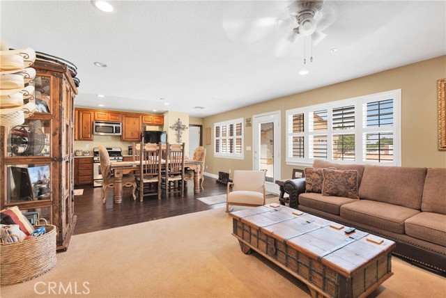 12958 Ranchero Road, Oak Hills CA: https://media.crmls.org/medias/29672154-2d87-4757-b645-f12277f27ab8.jpg