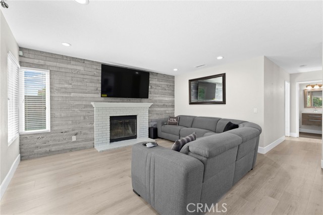 Detail Gallery Image 15 of 75 For 2488 W Summerset Dr, Rialto,  CA 92377 - 4 Beds | 3 Baths