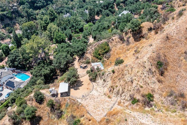 3597 Shaw Ranch Road, Pasadena CA: https://media.crmls.org/medias/29680170-39d6-4498-b0e5-2f3730ff522e.jpg