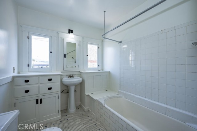 Detail Gallery Image 14 of 41 For 281 San Gabriel Ct, Sierra Madre,  CA 91024 - 4 Beds | 2 Baths