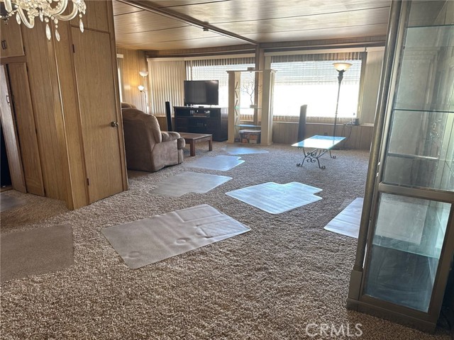 9080 Bloomfield Ave Avenue, Cypress CA: https://media.crmls.org/medias/29694f62-21f8-435a-9984-eb5d7c53dc3e.jpg