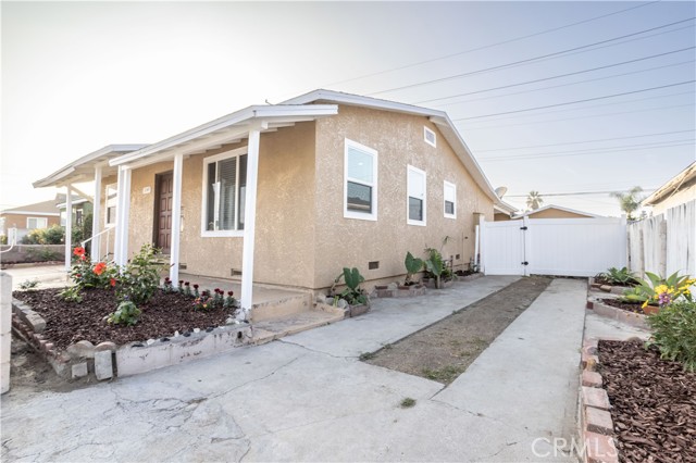 Detail Gallery Image 1 of 1 For 13249 Laureldale Ave, Downey,  CA 90242 - 3 Beds | 1 Baths