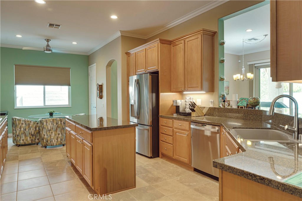 MLS #IV25215680 image #2