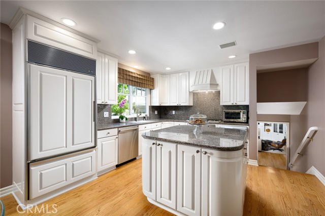 9642 James Circle, Villa Park CA: https://media.crmls.org/medias/2969f369-f75b-4ee0-a892-0bcb6b25db55.jpg