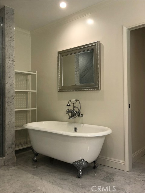 Detail Gallery Image 12 of 22 For 10525 Sandall Ln, Los Angeles,  CA 90077 - 2 Beds | 2 Baths