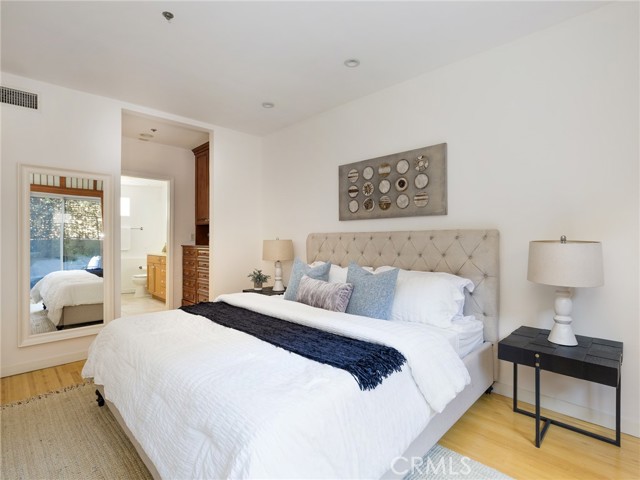 Detail Gallery Image 21 of 37 For 10664 Wilkins Ave #202,  Los Angeles,  CA 90024 - 2 Beds | 2/1 Baths