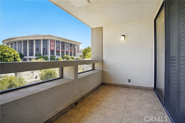 121 S Hope Street, Los Angeles CA: https://media.crmls.org/medias/296a788a-90f0-42c0-9fe3-29cabc298743.jpg