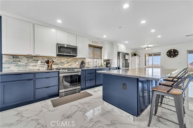 10715 Wilson Drive, California City CA: https://media.crmls.org/medias/296a9699-58b6-4566-87b3-97bc583cbd53.jpg