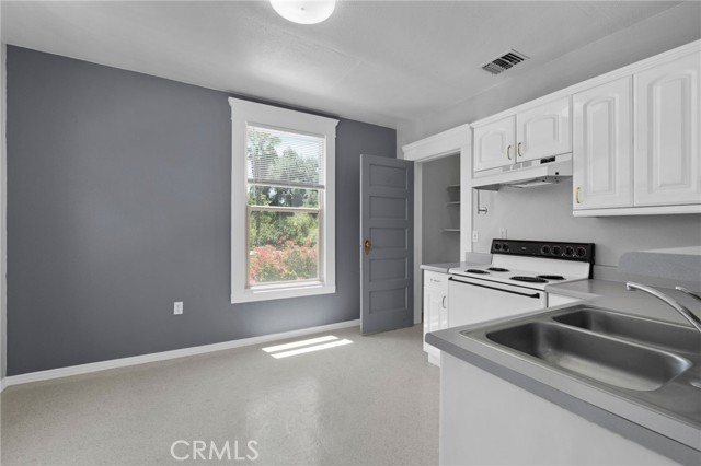 405 W Olive Avenue, Redlands CA: https://media.crmls.org/medias/296acd57-877d-4694-a778-051cae335c15.jpg