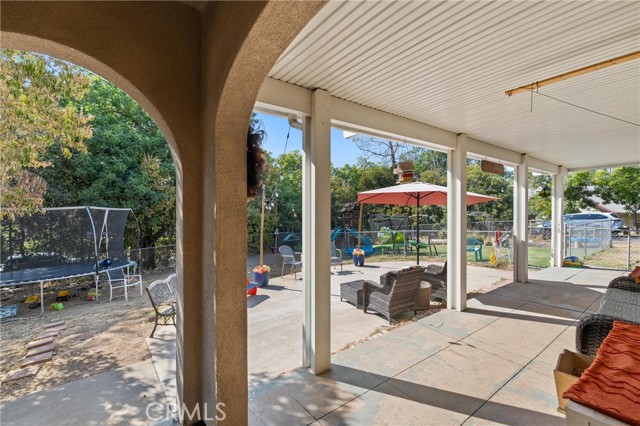 1225 Floral Avenue, Oroville CA: https://media.crmls.org/medias/296b2068-4069-4cf9-8dc1-48b923662119.jpg