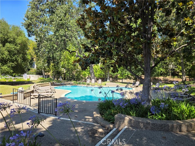 Detail Gallery Image 30 of 33 For 4042 Stoneriver Ct, Westlake Village,  CA 91362 - 3 Beds | 2 Baths