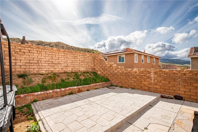 Detail Gallery Image 17 of 38 For 38609 Erika, Palmdale,  CA 93551 - 5 Beds | 3 Baths