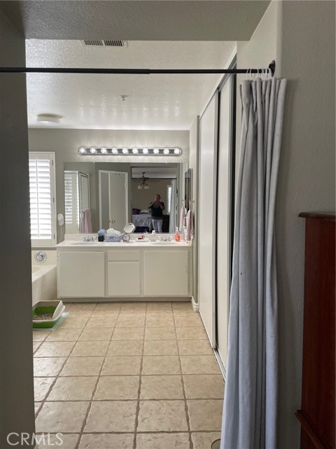 Detail Gallery Image 12 of 19 For 16844 Merion Ln, Fontana,  CA 92336 - 4 Beds | 3 Baths