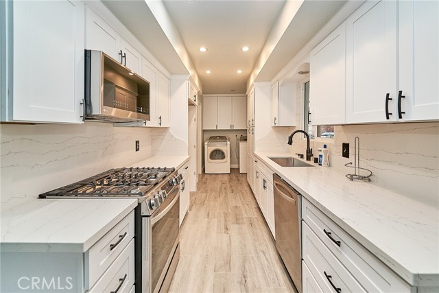 Detail Gallery Image 4 of 11 For 12871 Sungrove St, Garden Grove,  CA 92840 - 3 Beds | 1/1 Baths
