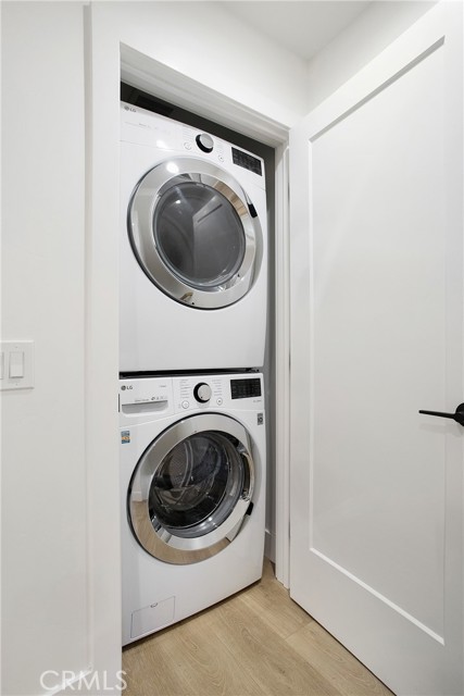 Detail Gallery Image 15 of 21 For 215 32nd Street a,  Newport Beach,  CA 92663 - 3 Beds | 2/1 Baths