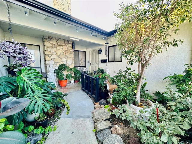 9190 Poppy Circle, Westminster CA: https://media.crmls.org/medias/296ca07f-15d9-4365-a299-6efa46614485.jpg
